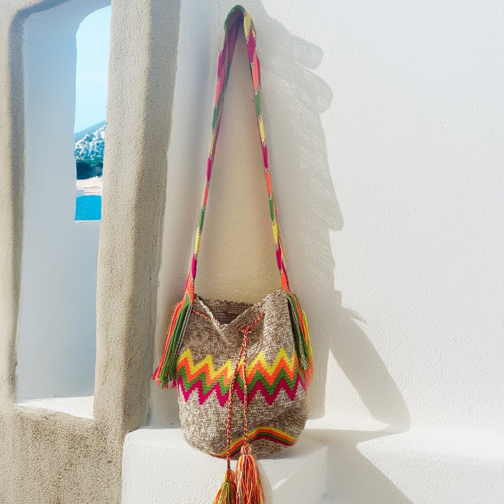 Wayuu Handmade Colombian Mochila , Crossbody bag, Crochet bag - Picture 4 of 4